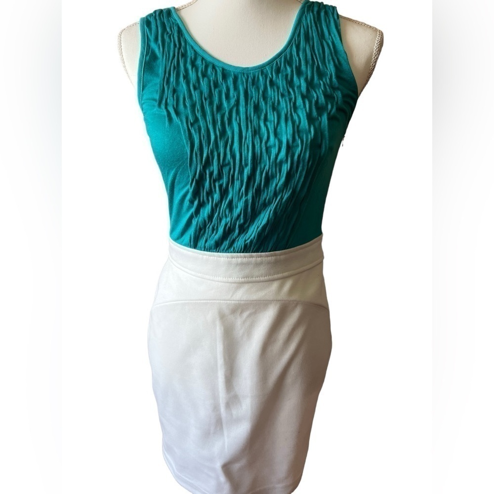 Soho Teal and White Sleeveless Textured Bodice Mini Dress Juniors‎ Size 1